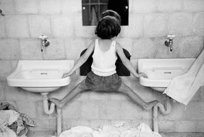 Ruth Orkin - Tirza on Sinks